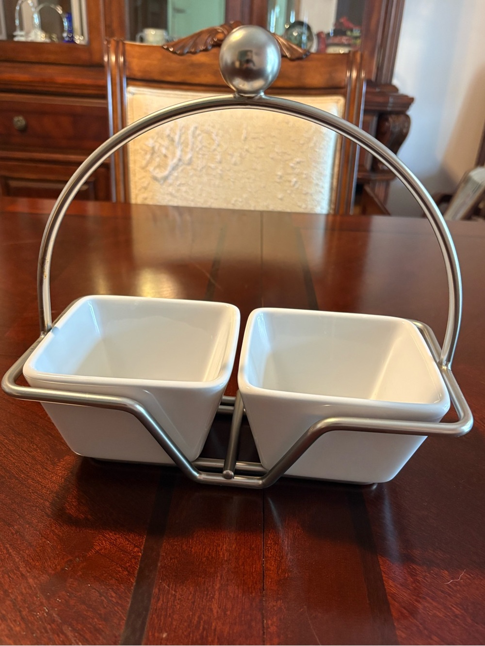 The Pampered Chef White Ceramic Dip Set with Silver Carrier and Handle